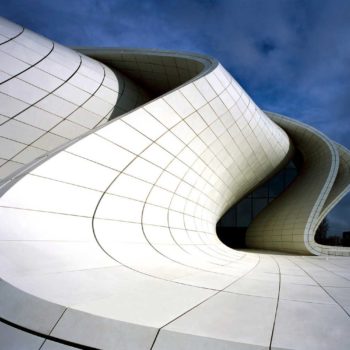 Heydar Aliyev Centre / Zaha Hadid Architects. Image © Hélène Binet